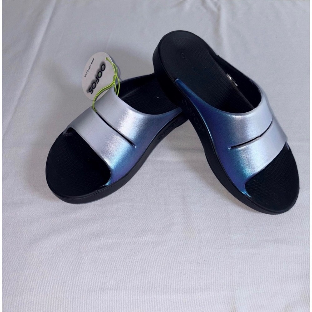 OOFOS OOAHH Luxe Slides 8 Frost Iridescent Blue Silver NEW Recovery Sandals 1101